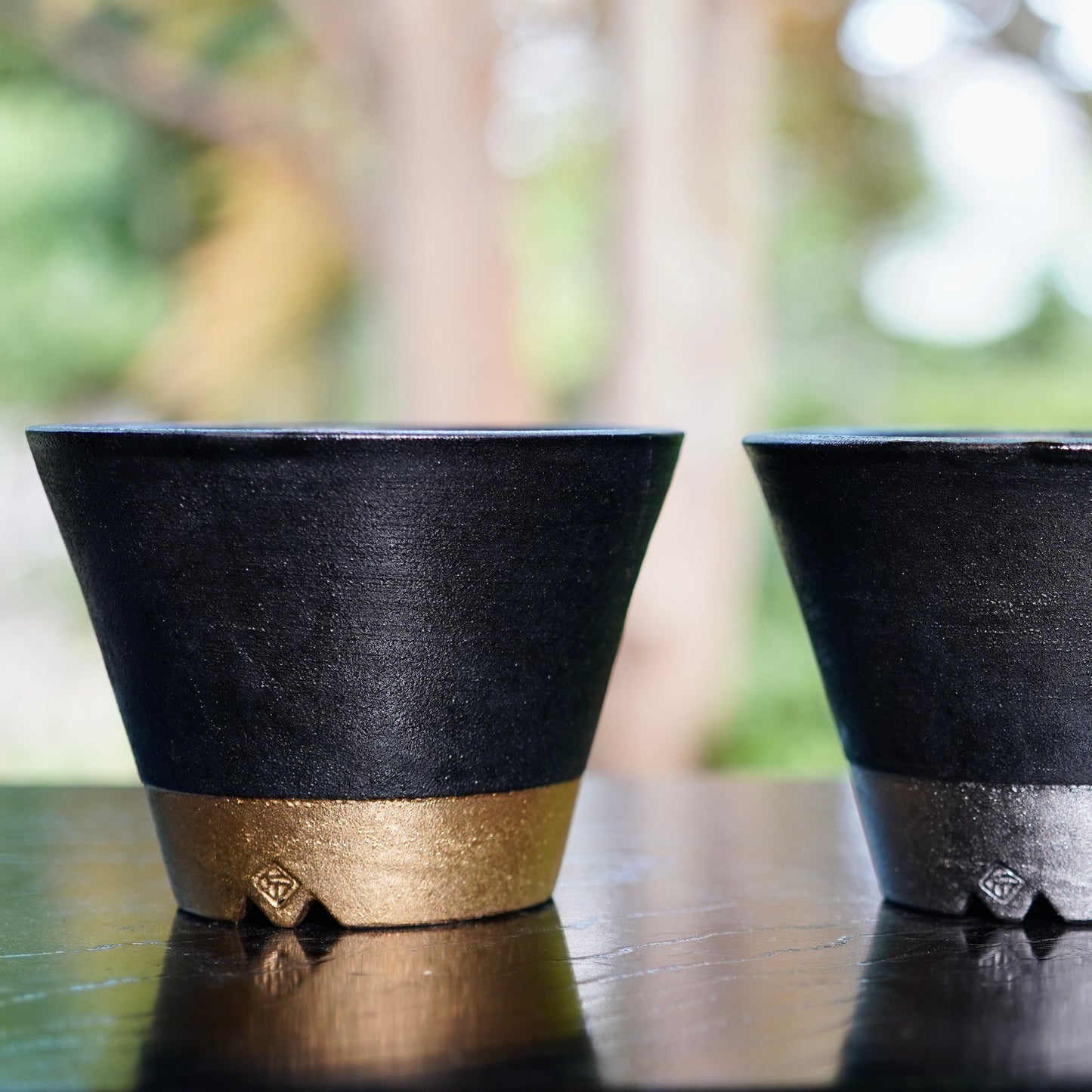 高見澤 匠 "黒磁/金彩" 鉢(中)